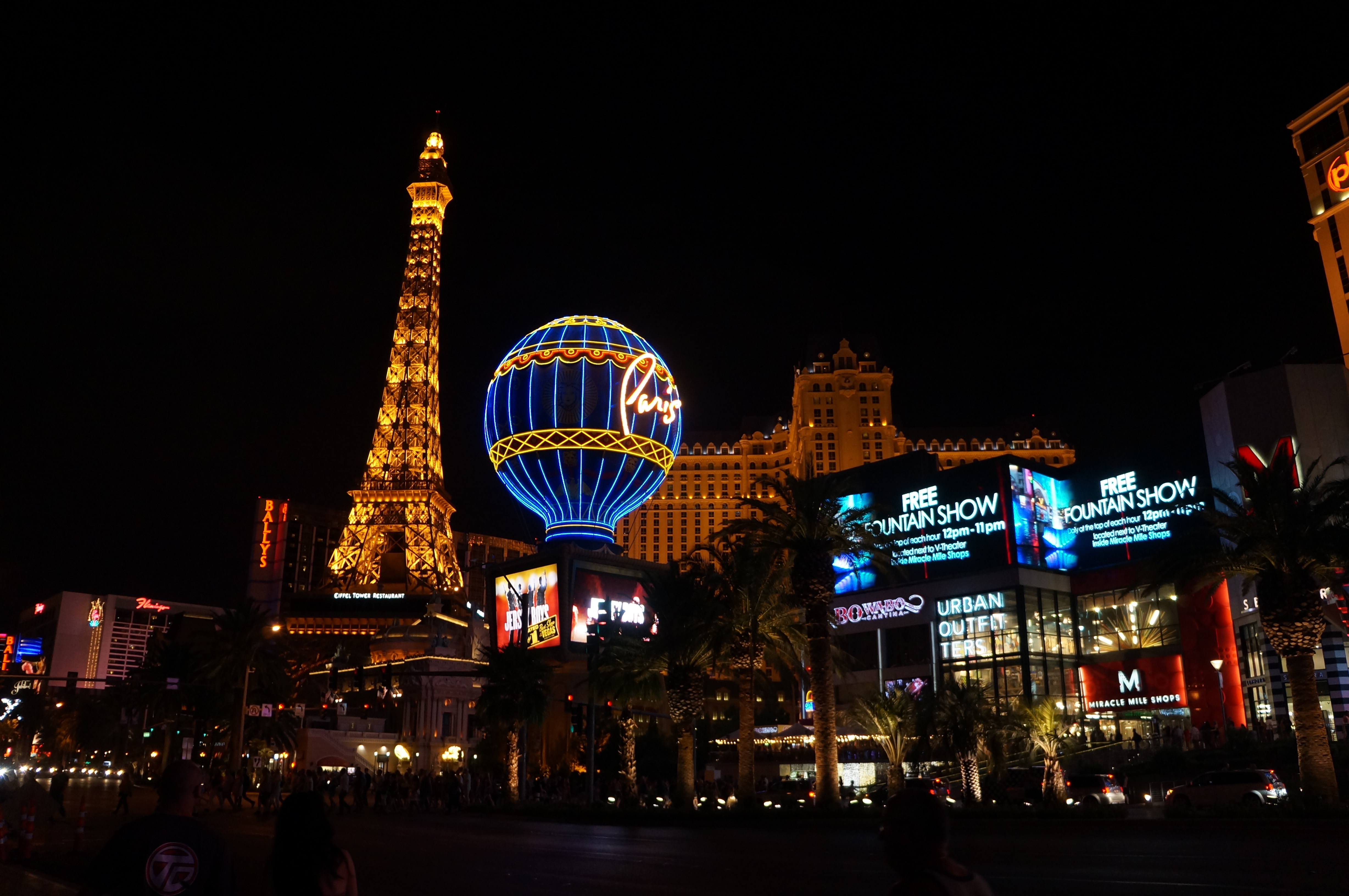 Eiffel Tower Restaurant at Paris: Vegas - Dreams of Velvet